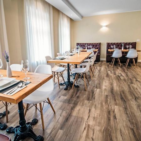 Toscanina Garni Hotel Dobrovo Eksteriør bilde